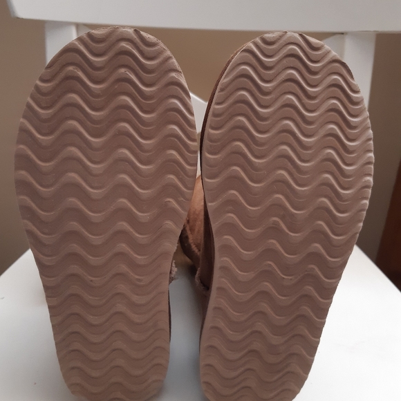 Ugg Boots - Picture 3 of 3